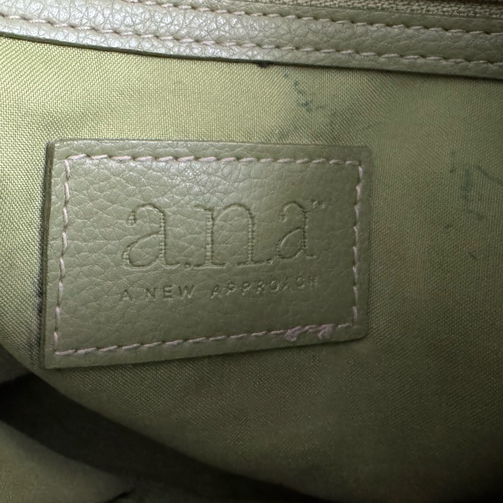 Elegant Ana Olive Green Shoulder Bag - Picture 3 of 3